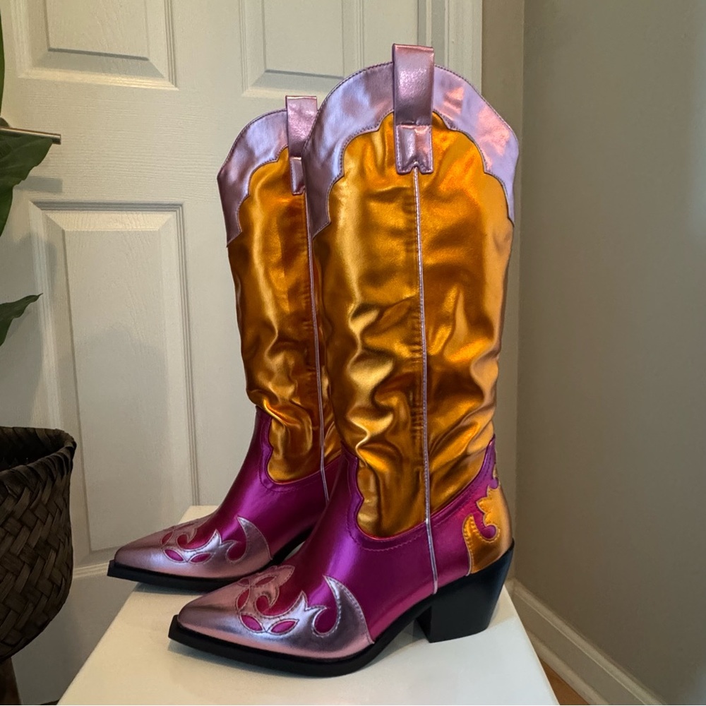 Azalea Wang Hendrix Western Cowboy Boot Pink/Orange Metallic Size 7.5. NWOT